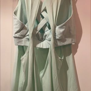 Lululemon reinforced bra activewear tank